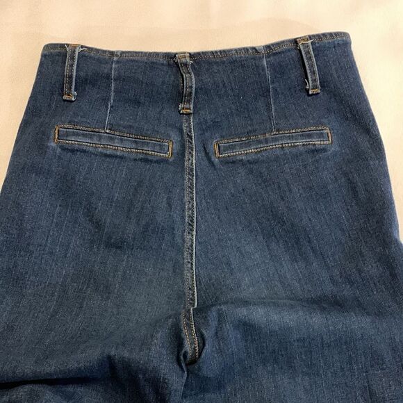Black Label size 3/waist 27 high waist bellbottom jeans.  Faux back pockets - Picture 2 of 8